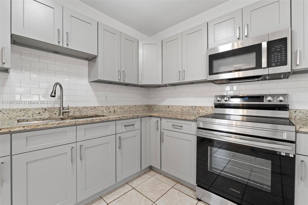 Active With Contract: $2,850 (3 beds, 2 baths, 1898 Square Feet)