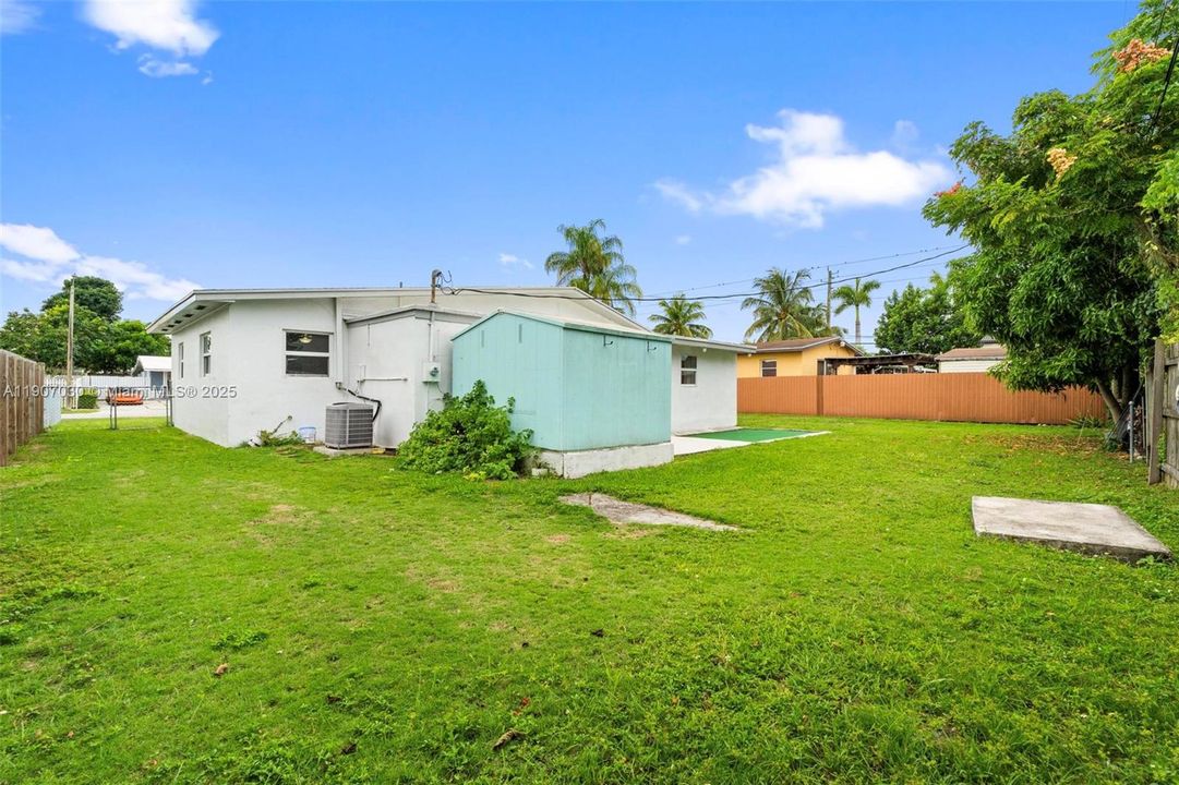 Active With Contract: $2,850 (3 beds, 2 baths, 1898 Square Feet)