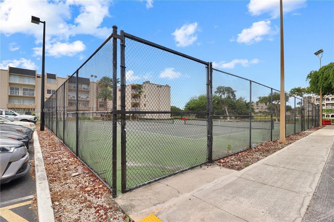 最近租的: $1,900 (1 贝兹, 1 浴室, 809 平方英尺)