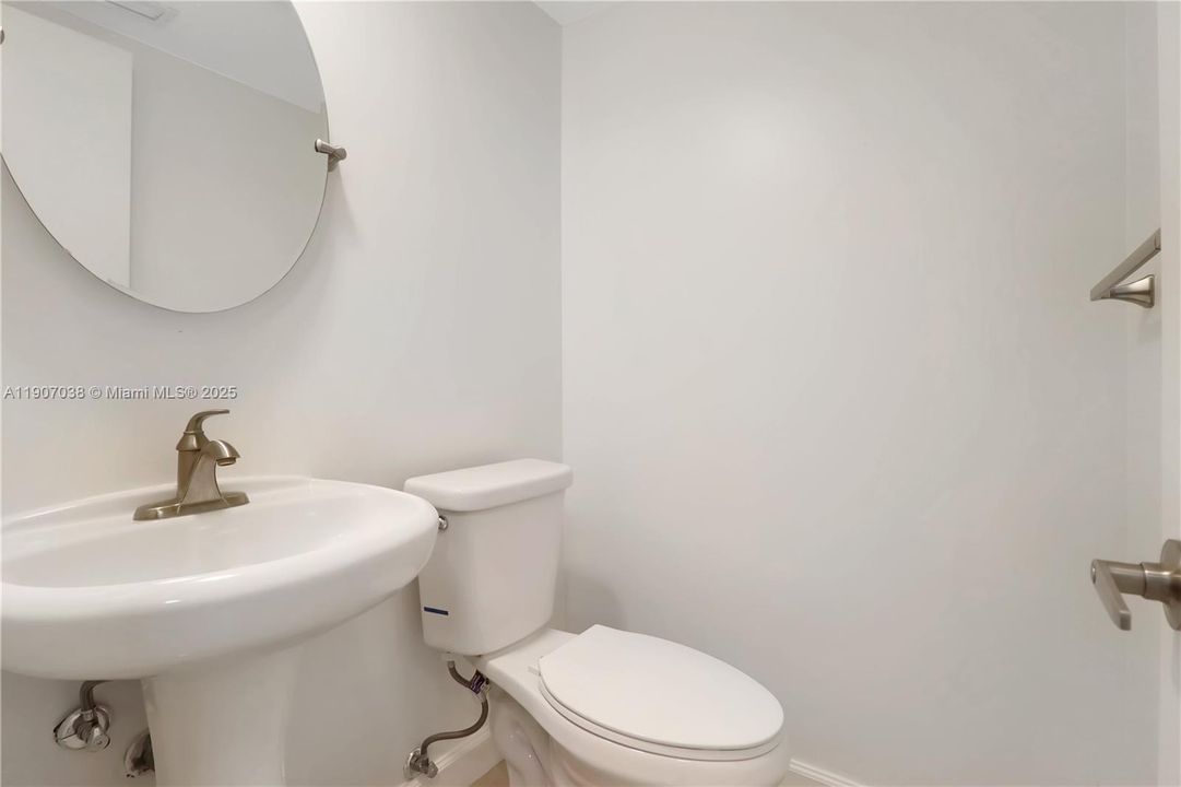 最近租的: $1,900 (1 贝兹, 1 浴室, 809 平方英尺)