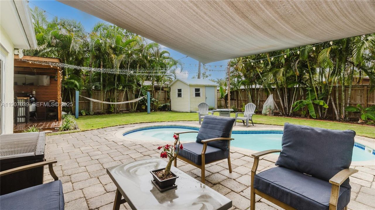 For Sale: $499,999 (2 beds, 1 baths, 1098 Square Feet)