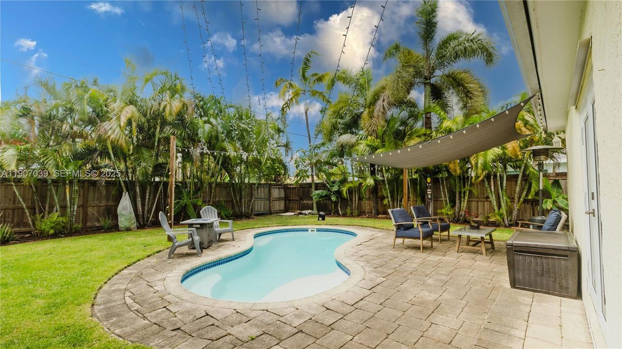 For Sale: $499,999 (2 beds, 1 baths, 1098 Square Feet)