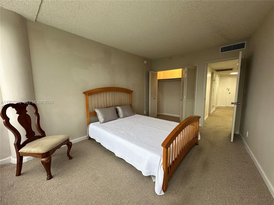 出租: $2,300 (0 贝兹, 1 浴室, 678 平方英尺)