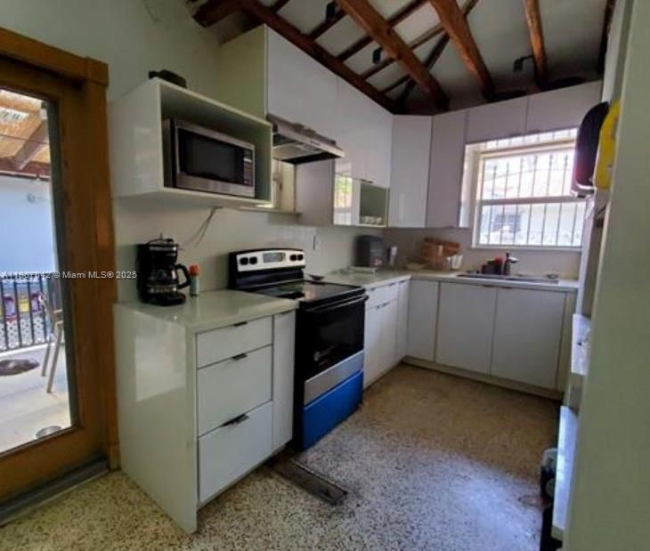 待售: $750,000 (0 贝兹, 0 浴室, 2057 平方英尺)