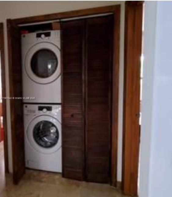 待售: $750,000 (0 贝兹, 0 浴室, 2057 平方英尺)