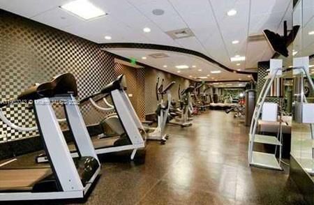 For Sale: $1,320,000 (2 beds, 2 baths, 1246 Square Feet)