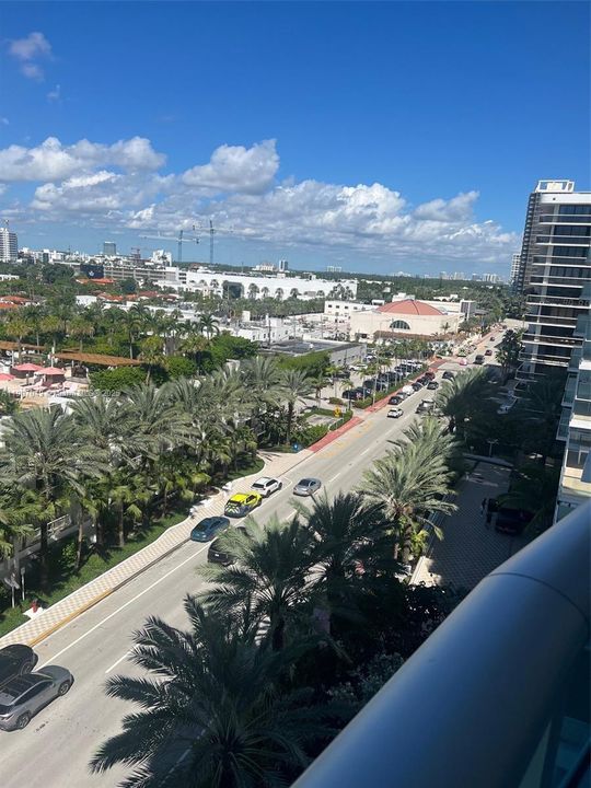 For Sale: $1,320,000 (2 beds, 2 baths, 1246 Square Feet)