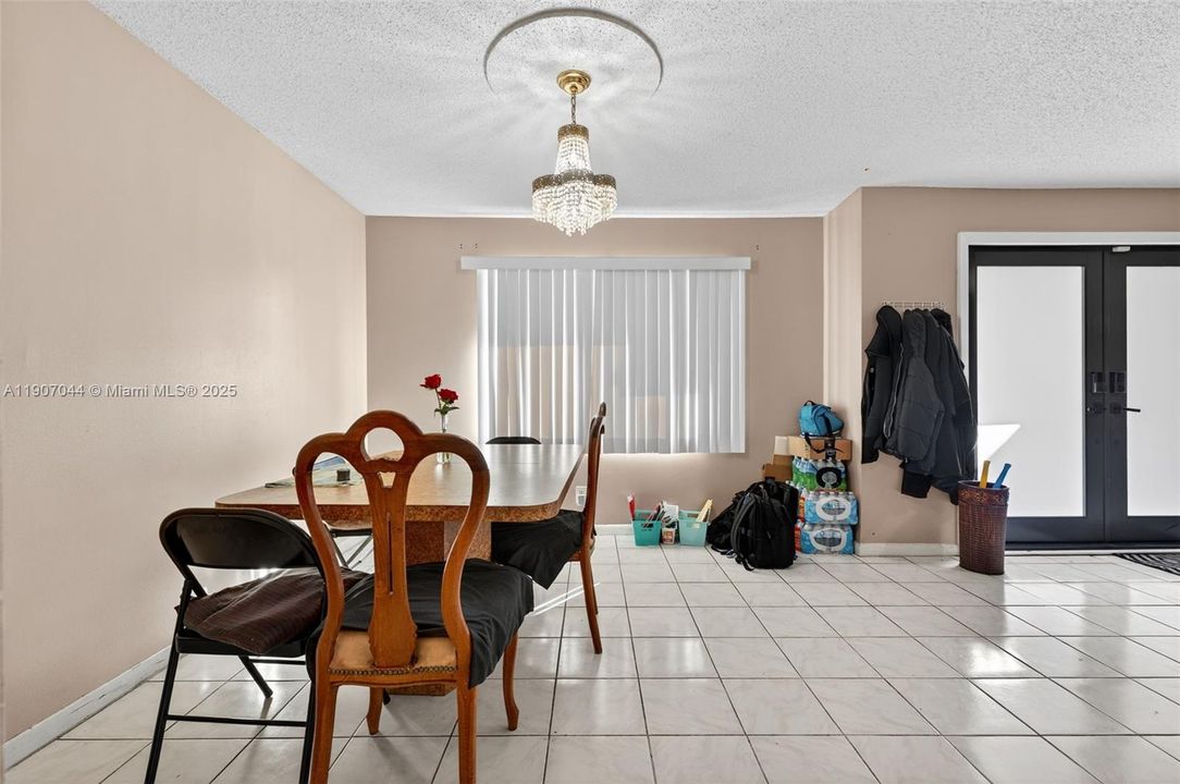 На продажу: $510,500 (3 спален, 2 ванн, 1834 Квадратных фут)