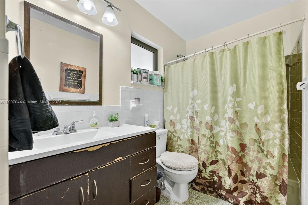 На продажу: $510,500 (3 спален, 2 ванн, 1834 Квадратных фут)