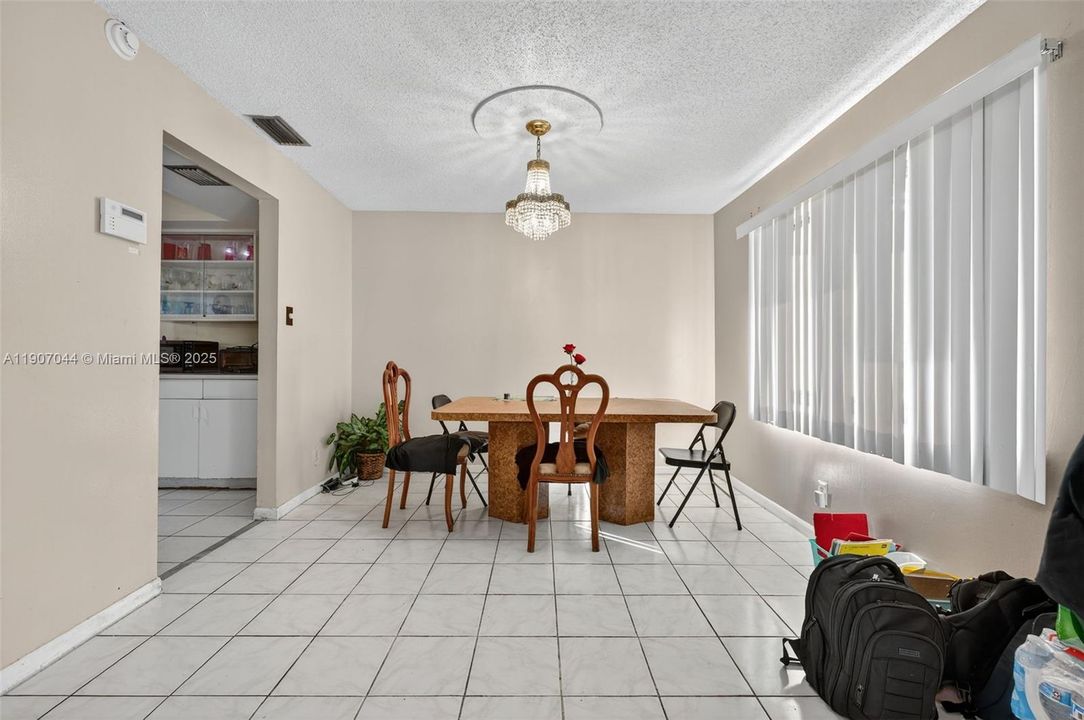 На продажу: $510,500 (3 спален, 2 ванн, 1834 Квадратных фут)