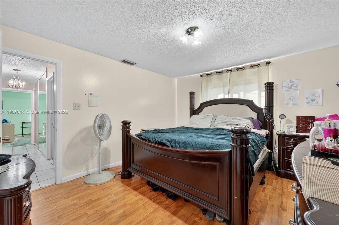 На продажу: $510,500 (3 спален, 2 ванн, 1834 Квадратных фут)