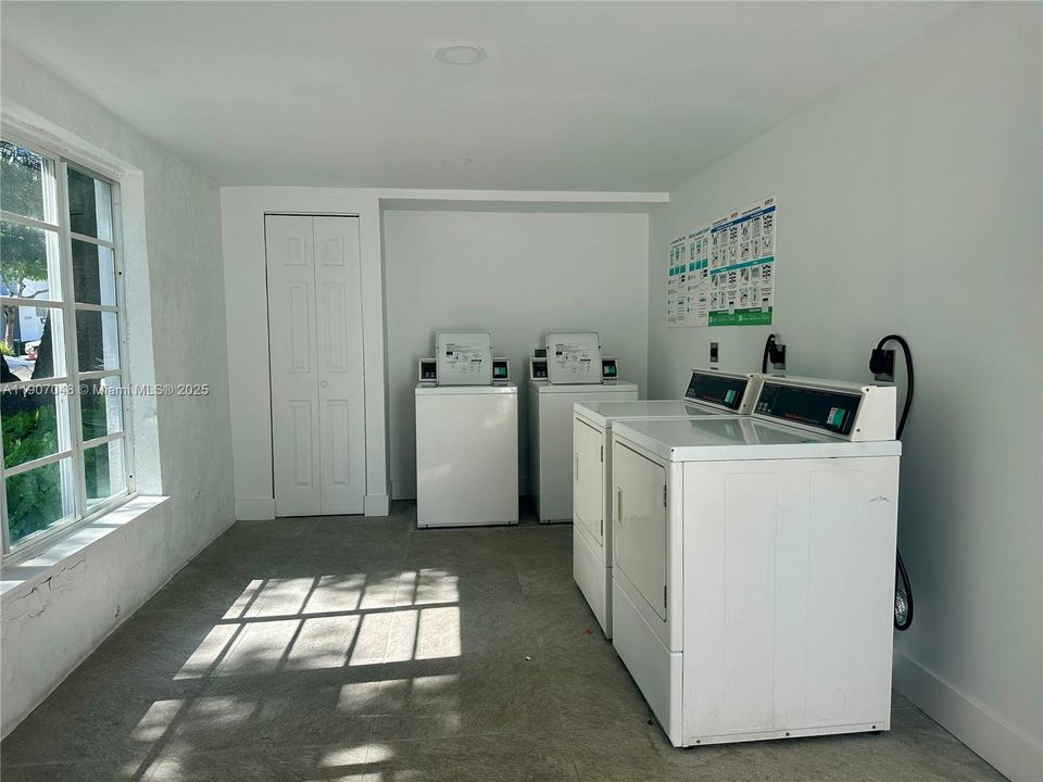 出租: $1,850 (0 贝兹, 1 浴室, 444 平方英尺)