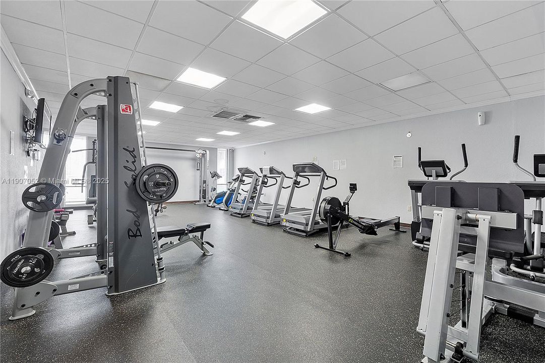 For Rent: $2,000 (2 beds, 2 baths, 1085 Square Feet)