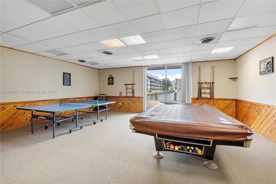 For Rent: $2,000 (2 beds, 2 baths, 1085 Square Feet)