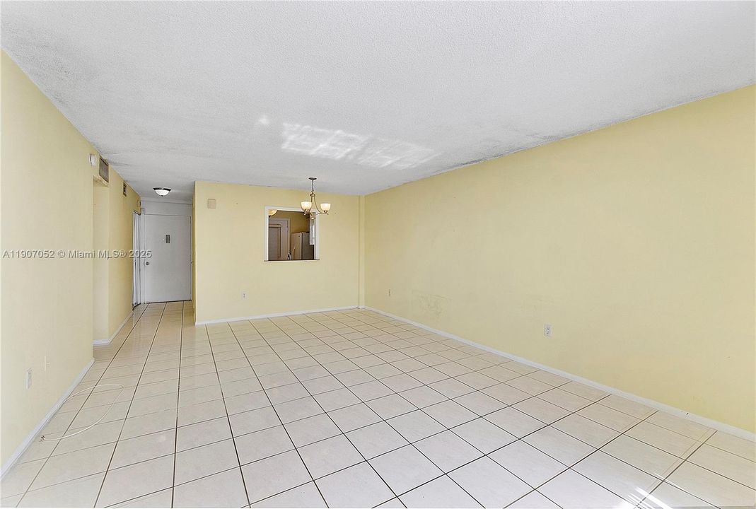 For Rent: $2,000 (2 beds, 2 baths, 1085 Square Feet)