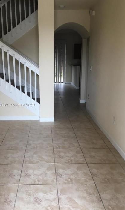 For Sale: $550,000 (3 beds, 3 baths, 1587 Square Feet)