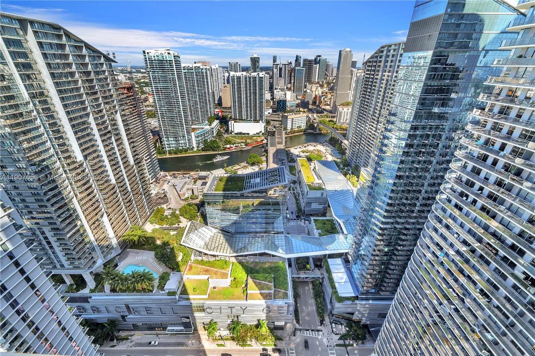 Recently Rented: $8,800 (3 beds, 3 baths, 1515 Square Feet)