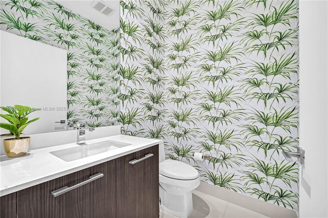 Recently Rented: $8,800 (3 beds, 3 baths, 1515 Square Feet)