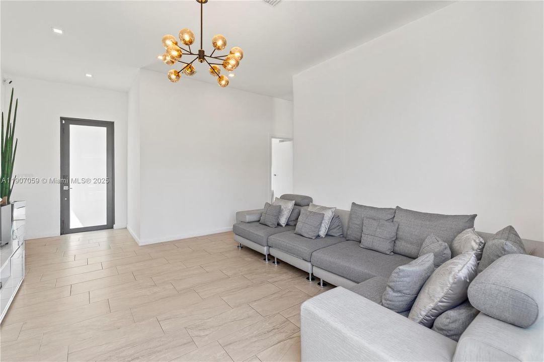 En Renta: $3,500 (4 camas, 3 baños, 2009 Pies cuadrados)