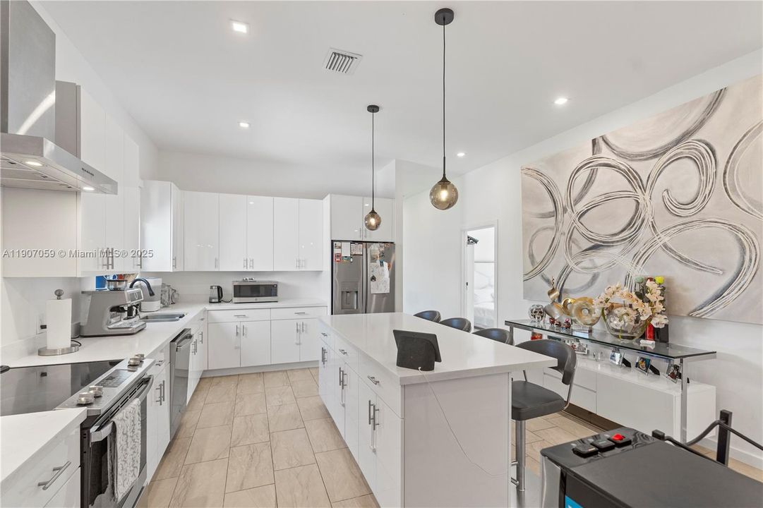 En Renta: $3,500 (4 camas, 3 baños, 2009 Pies cuadrados)