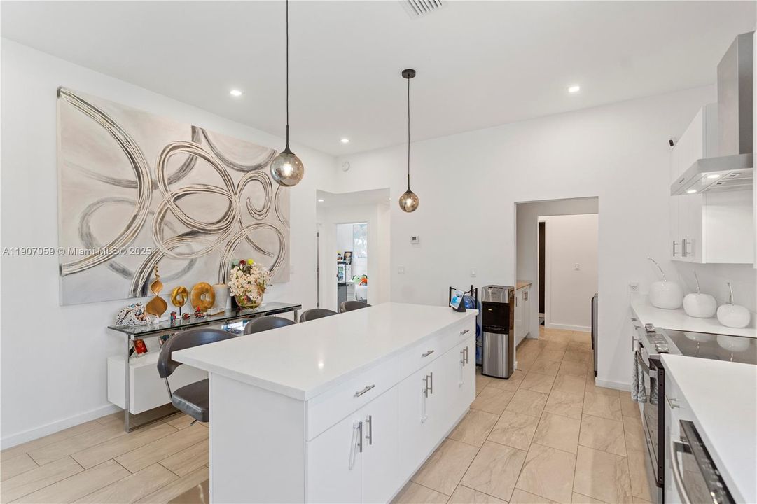 En Renta: $3,500 (4 camas, 3 baños, 2009 Pies cuadrados)