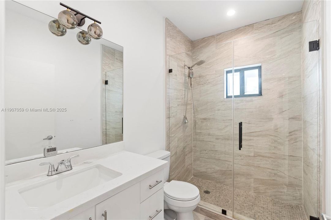 En Renta: $3,500 (4 camas, 3 baños, 2009 Pies cuadrados)