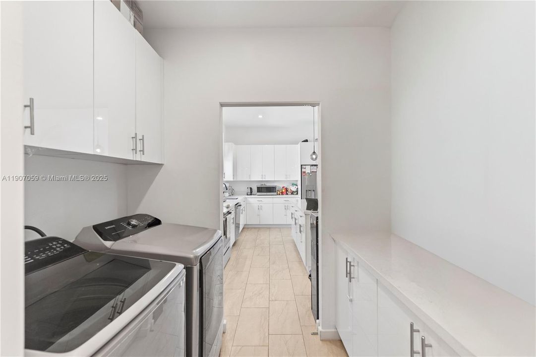 En Renta: $3,500 (4 camas, 3 baños, 2009 Pies cuadrados)