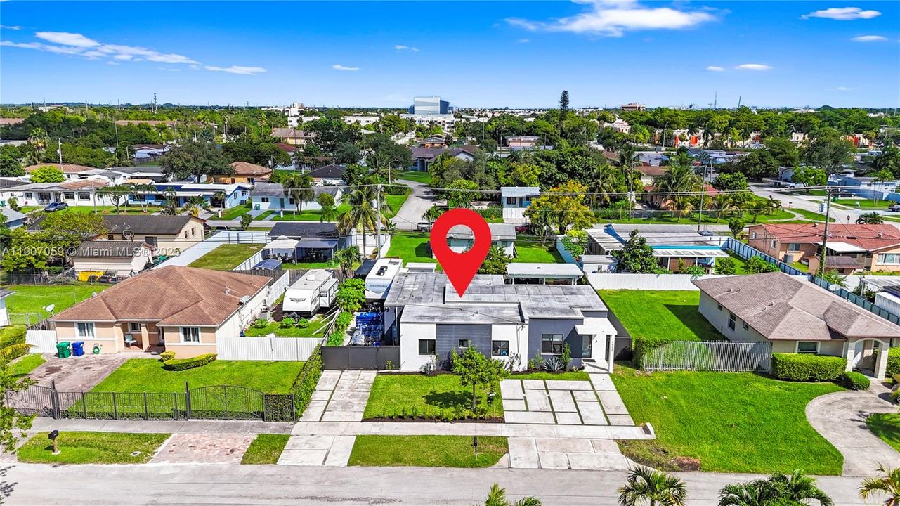 En Renta: $3,500 (4 camas, 3 baños, 2009 Pies cuadrados)