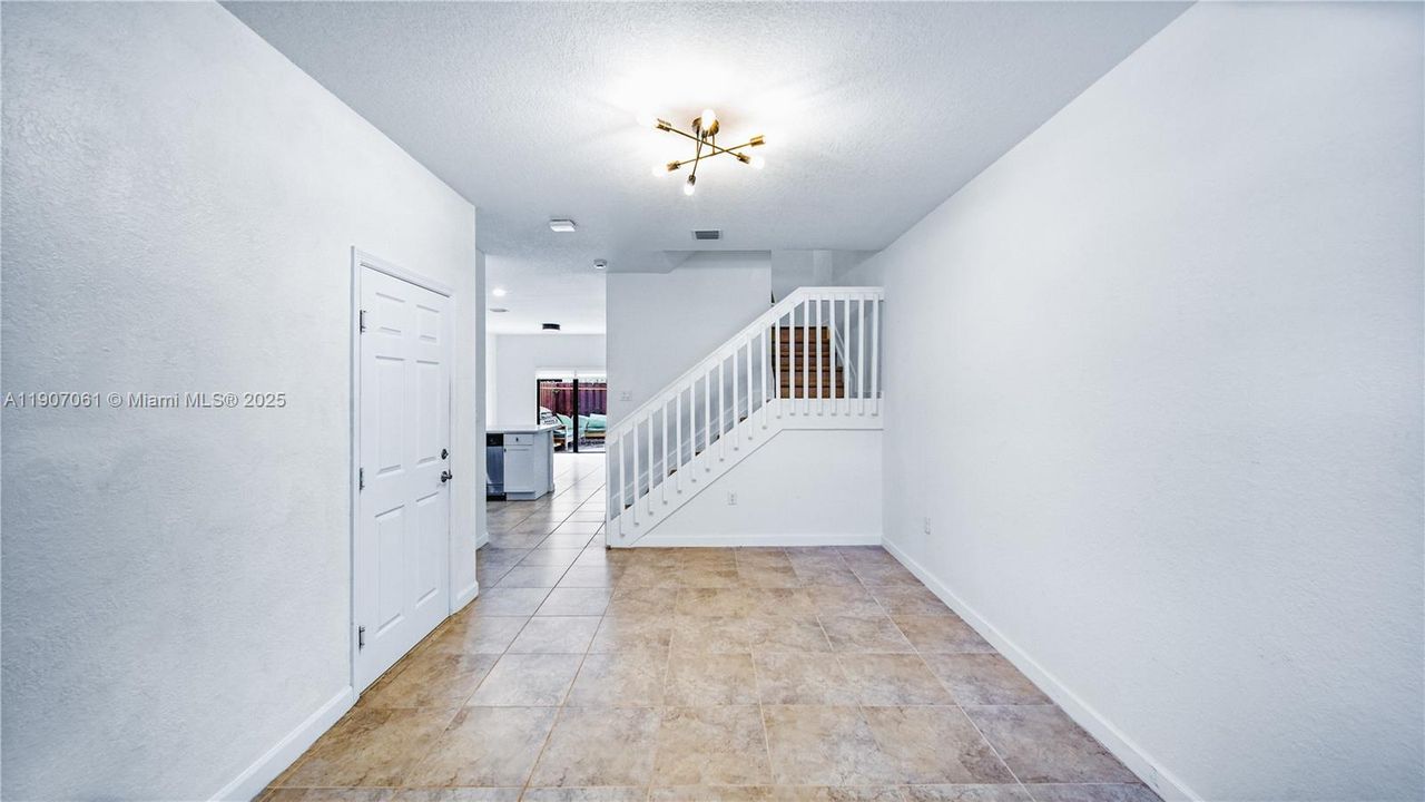 For Rent: $3,300 (3 beds, 2 baths, 1642 Square Feet)