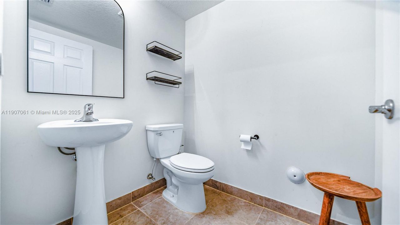 For Rent: $3,300 (3 beds, 2 baths, 1642 Square Feet)