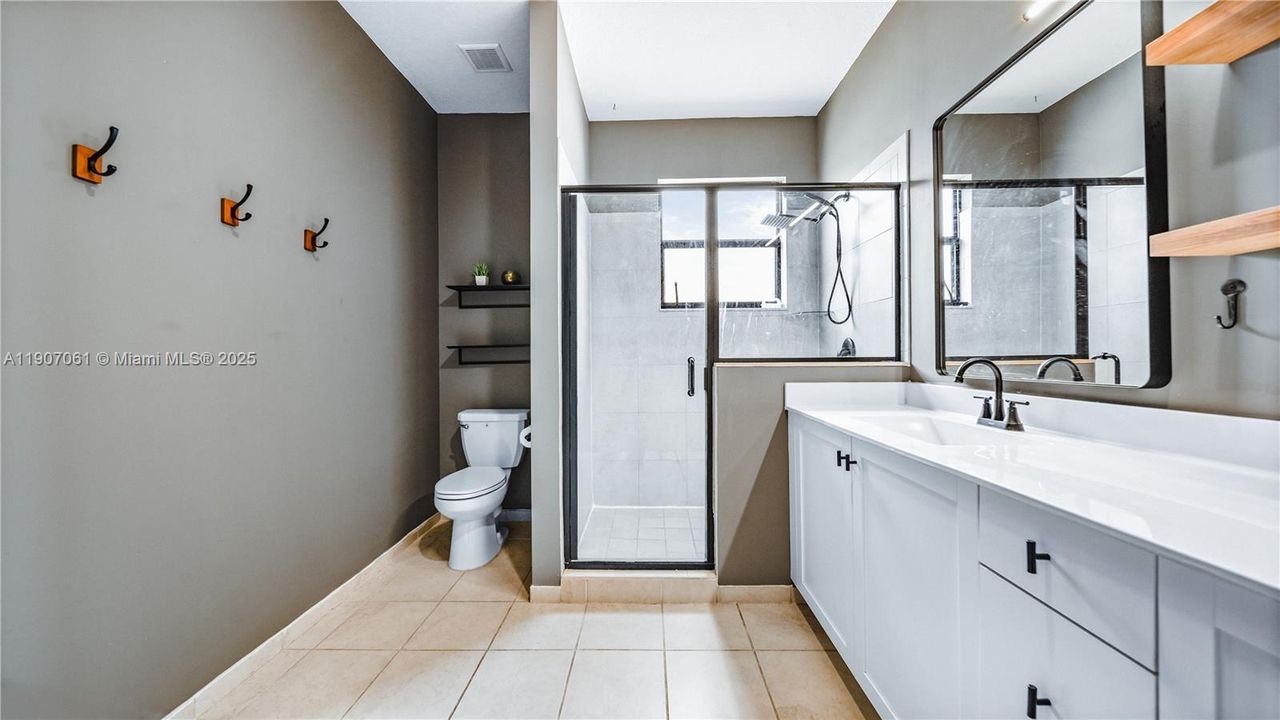 For Rent: $3,300 (3 beds, 2 baths, 1642 Square Feet)