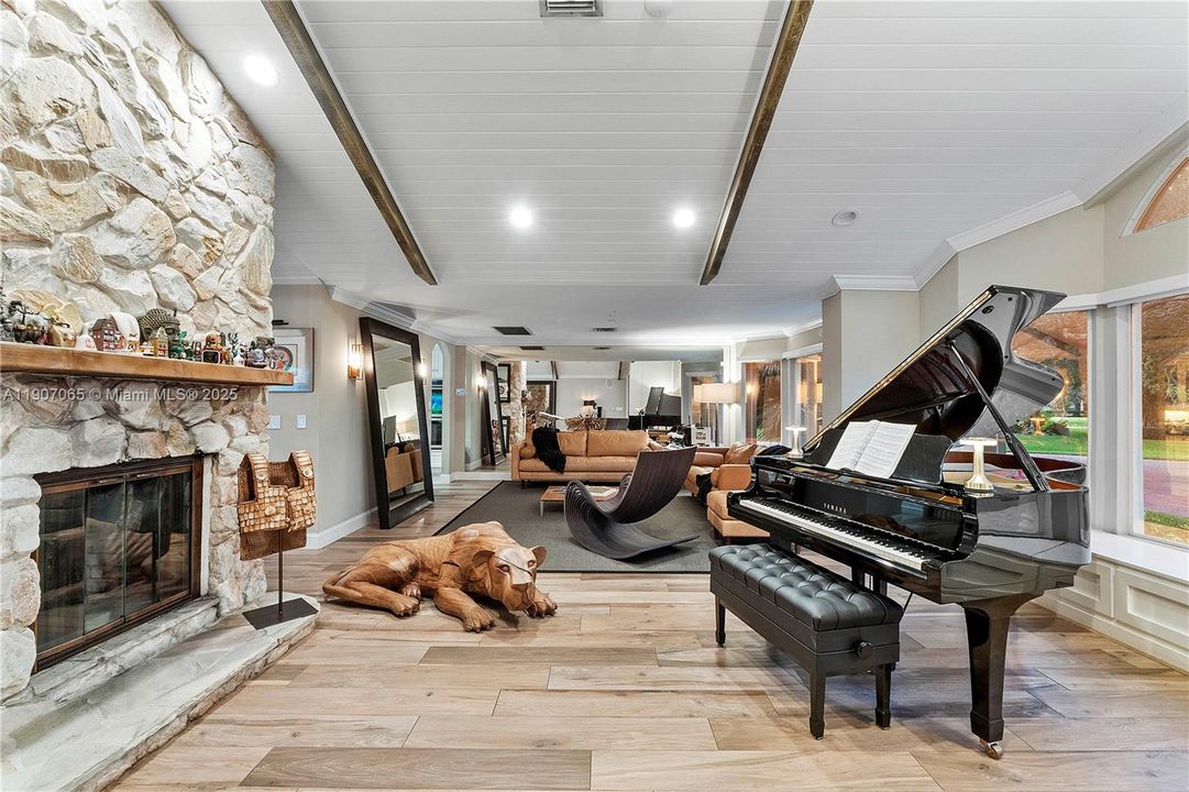 На продажу: $2,390,000 (4 спален, 3 ванн, 4387 Квадратных фут)