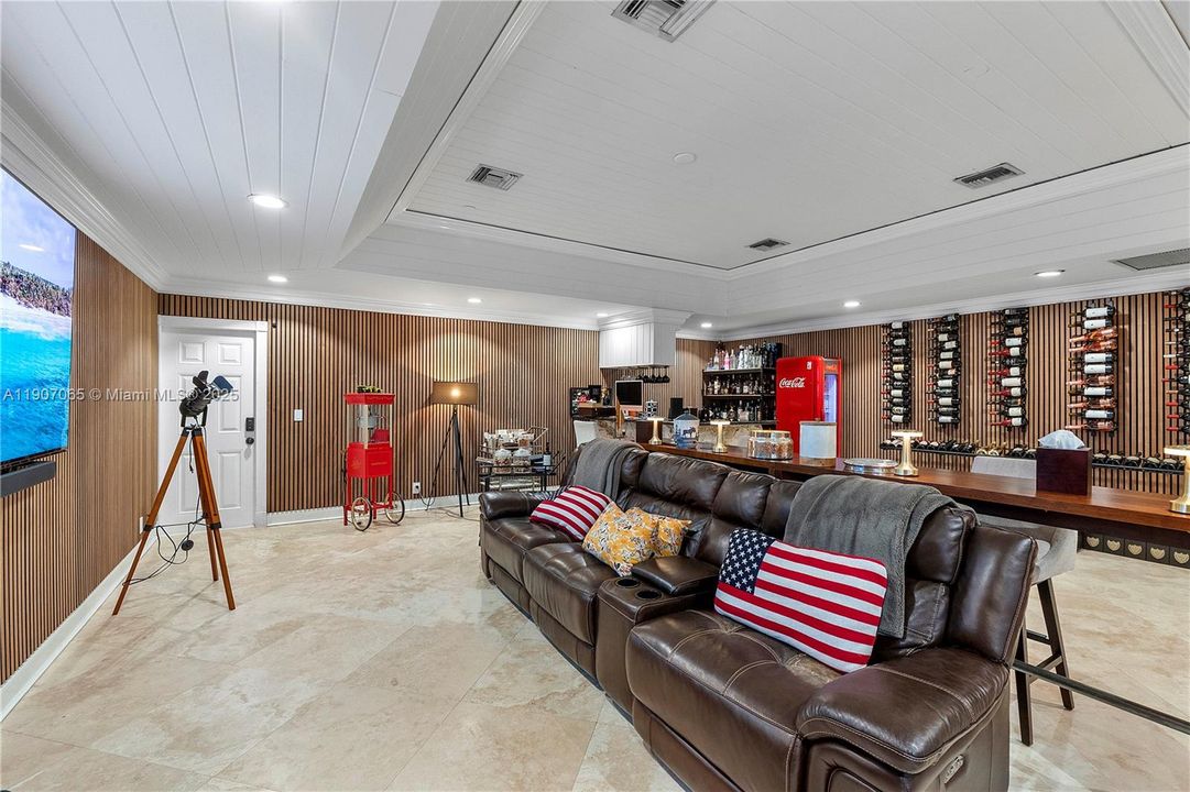 На продажу: $2,390,000 (4 спален, 3 ванн, 4387 Квадратных фут)