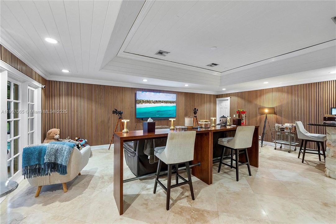 На продажу: $2,390,000 (4 спален, 3 ванн, 4387 Квадратных фут)