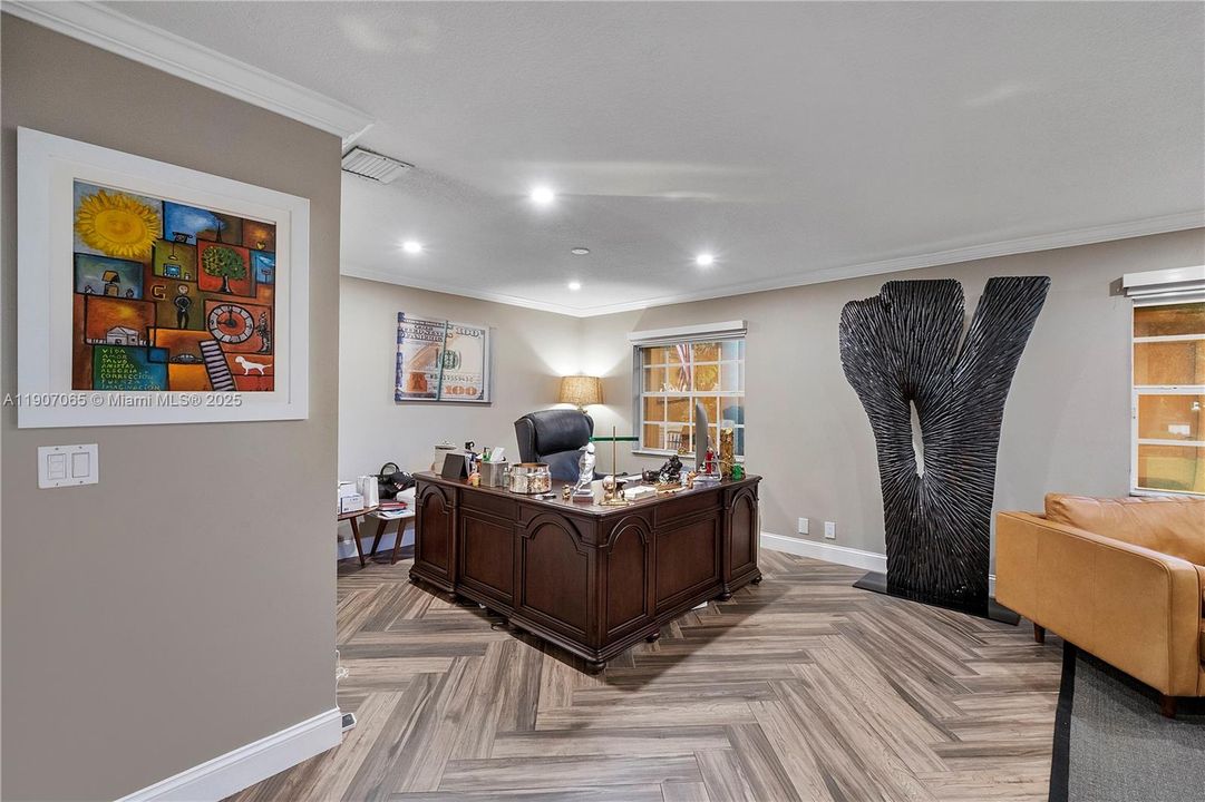 На продажу: $2,390,000 (4 спален, 3 ванн, 4387 Квадратных фут)