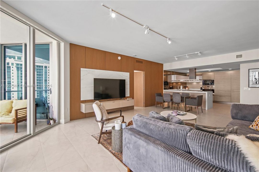 Activo con contrato: $1,149,000 (2 camas, 2 baños, 1817 Pies cuadrados)