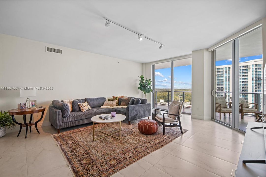 Activo con contrato: $1,149,000 (2 camas, 2 baños, 1817 Pies cuadrados)
