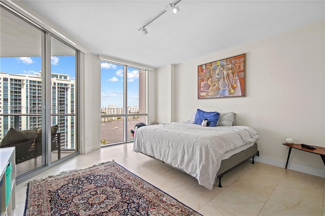 Activo con contrato: $1,149,000 (2 camas, 2 baños, 1817 Pies cuadrados)