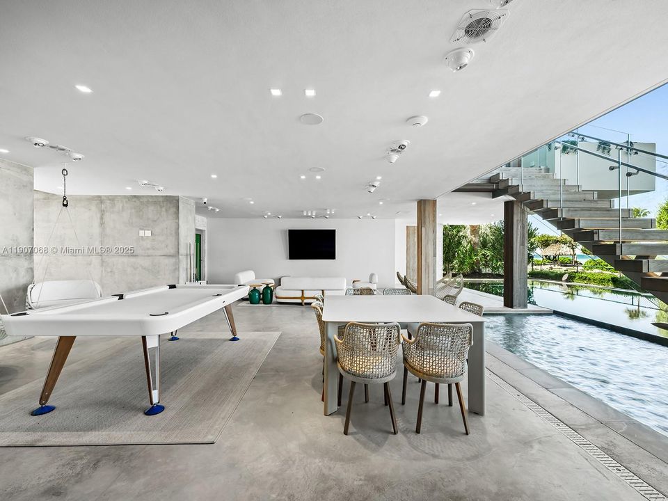 На продажу: $14,900,000 (5 спален, 6 ванн, 6367 Квадратных фут)