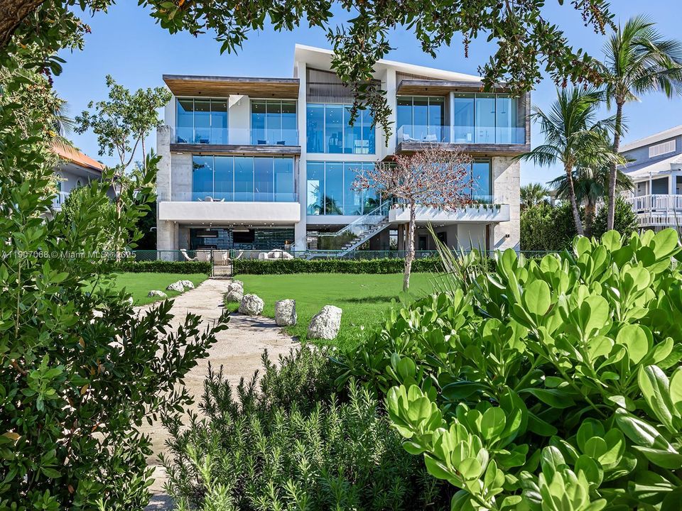 На продажу: $14,900,000 (5 спален, 6 ванн, 6367 Квадратных фут)