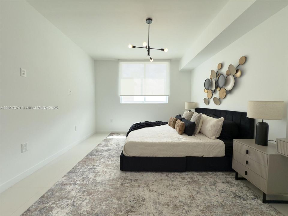 Active With Contract: $337,700 (1 beds, 2 baths, 989 Square Feet)