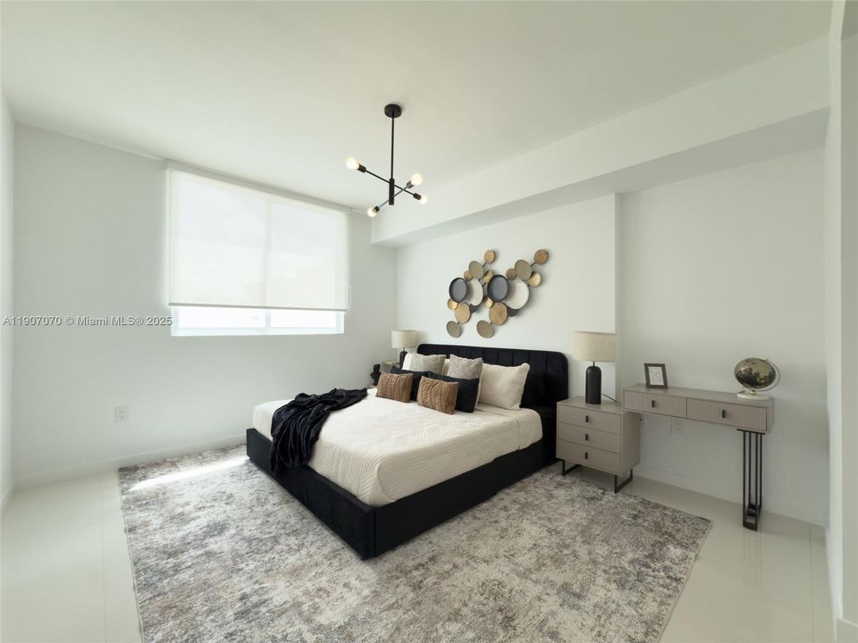 Active With Contract: $337,700 (1 beds, 2 baths, 989 Square Feet)