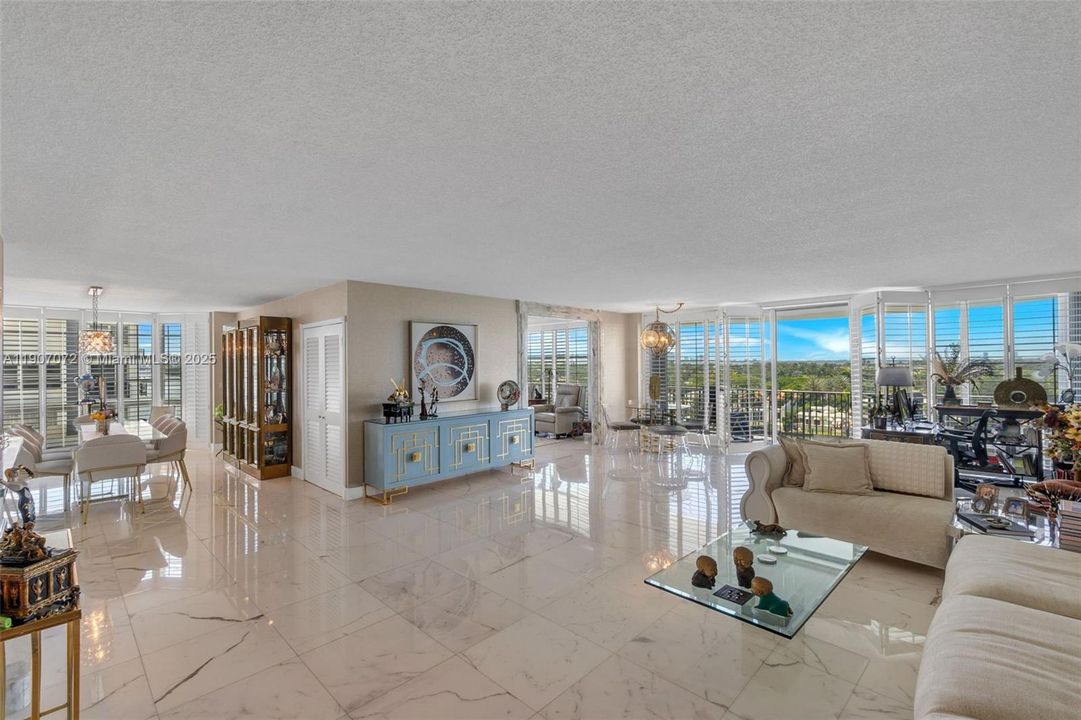 Active With Contract: $1,190,000 (3 beds, 3 baths, 2950 Square Feet)