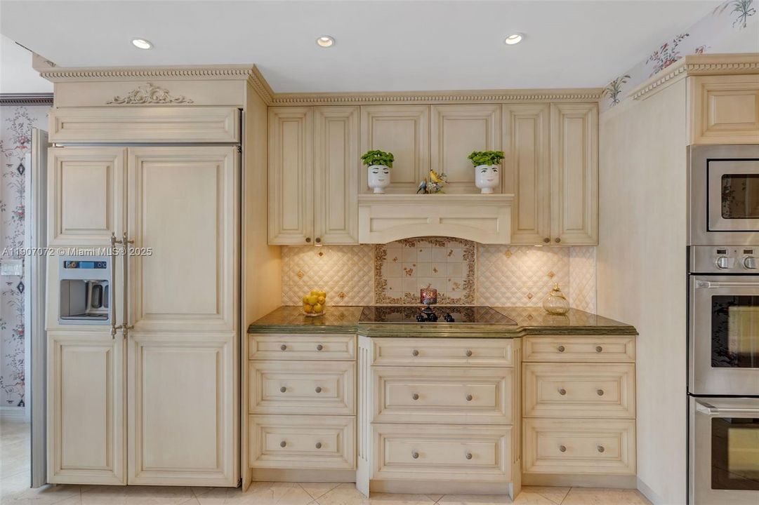 Active With Contract: $1,190,000 (3 beds, 3 baths, 2950 Square Feet)