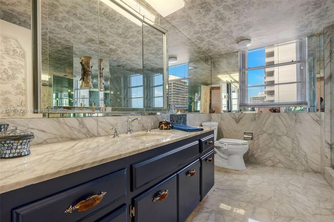 Active With Contract: $1,190,000 (3 beds, 3 baths, 2950 Square Feet)