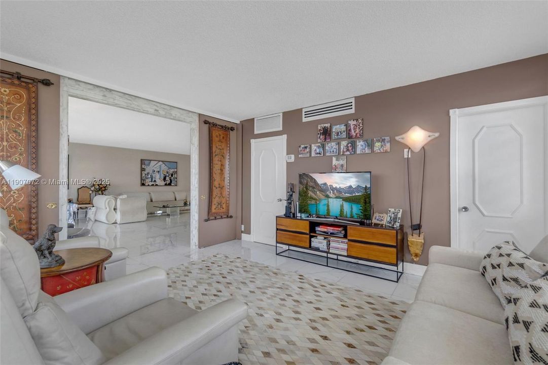 Active With Contract: $1,190,000 (3 beds, 3 baths, 2950 Square Feet)