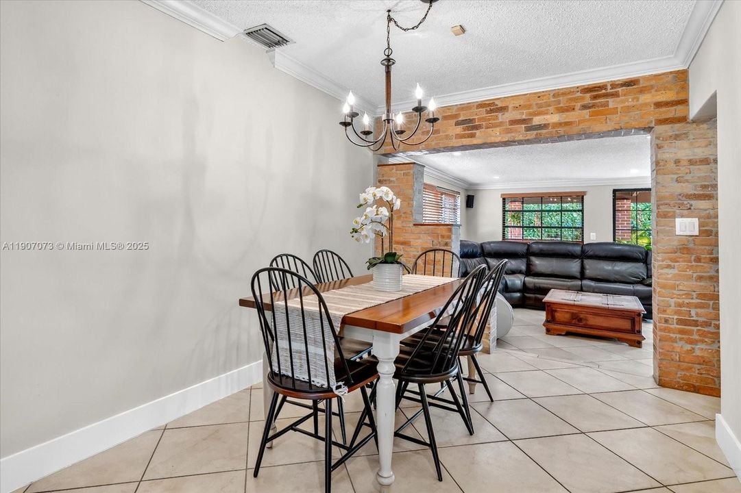 For Sale: $780,000 (4 beds, 2 baths, 1638 Square Feet)