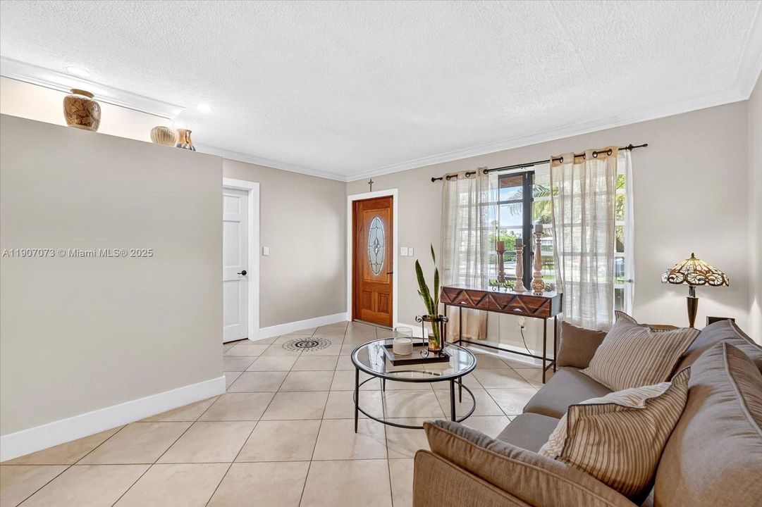 For Sale: $780,000 (4 beds, 2 baths, 1638 Square Feet)