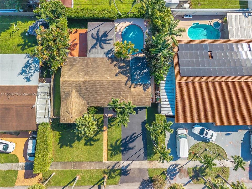 For Sale: $780,000 (4 beds, 2 baths, 1638 Square Feet)