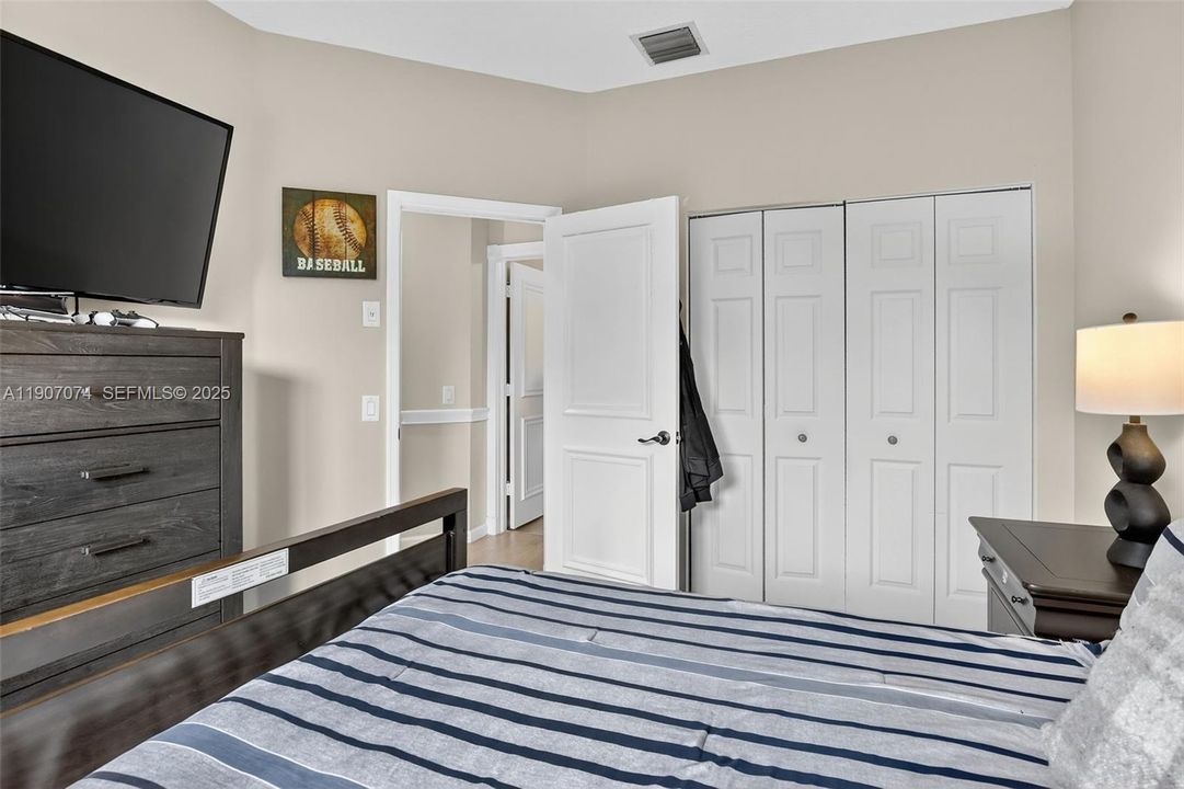 На продажу: $1,399,900 (5 спален, 3 ванн, 3112 Квадратных фут)